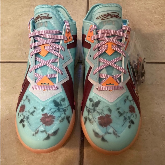 Nike LeBron 18 Low X Mimi Plange Daughters Floral mens